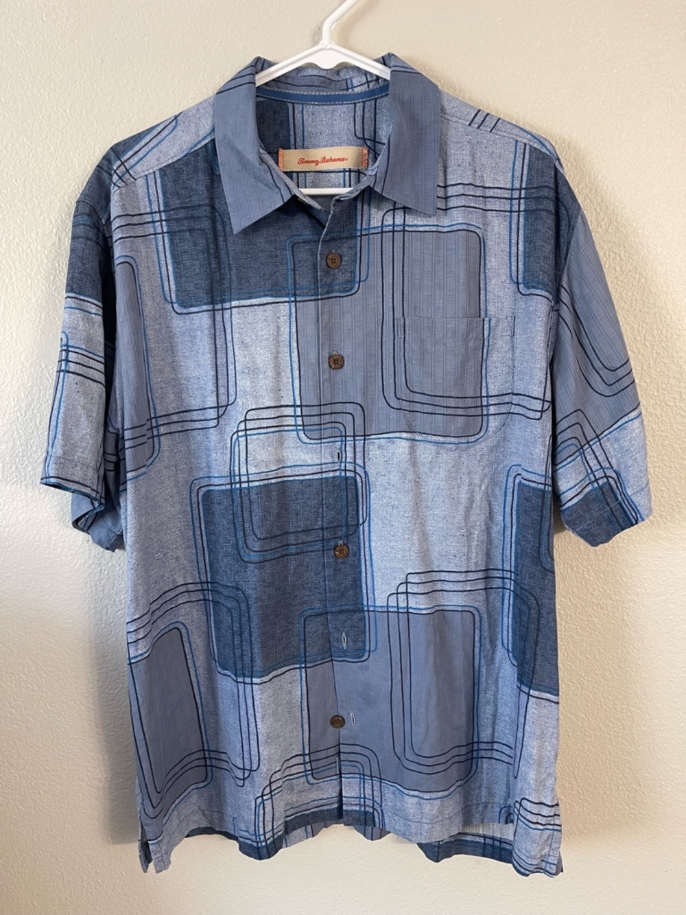 Tommy Bahama short sleeve shirt